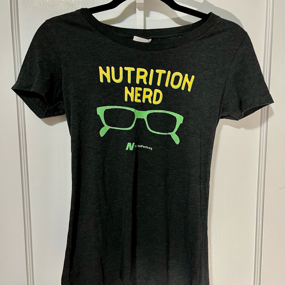 Bella Abella Black Tee “Nutrition Nerd”